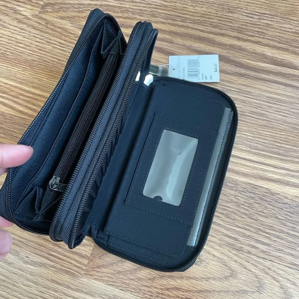 Relativity Zip Travel Card Wallet Black NWT